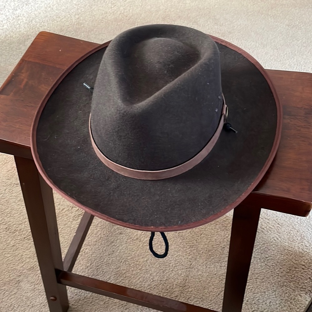 Brim safari hat